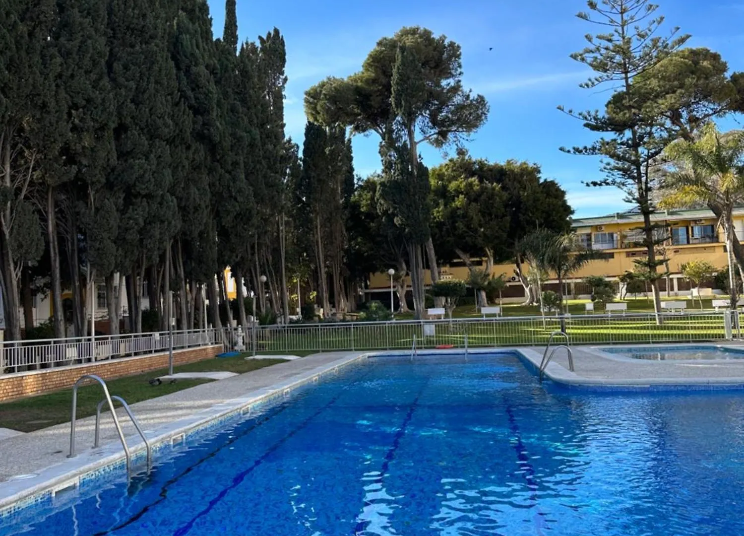 Apartamento El Rocio 2 Dormitorios 2 Banos Y Garaje Torremolinos Spain
